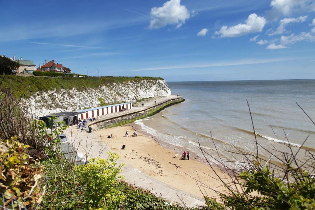 Shore Thing Beachfront Apartment Ramsgate - Sleeps 4 外观 照片